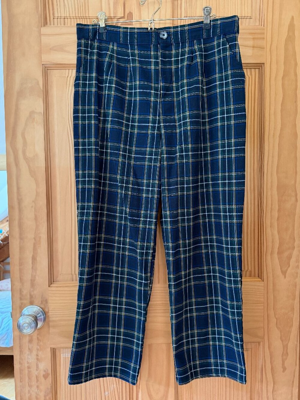 Urban Outfitters High-Waisted Cropped Pants Navy Plaid Size Large